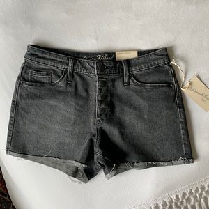 Universal Thread Grey High Rise Comfort Stretch Button Up Shorts - size 4